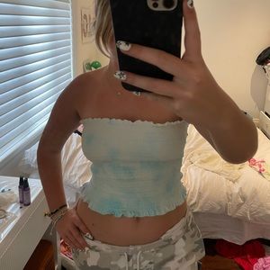 TIE DYE TUBE TOP👗☀️perfect for the summer sun!!! original price: 30$